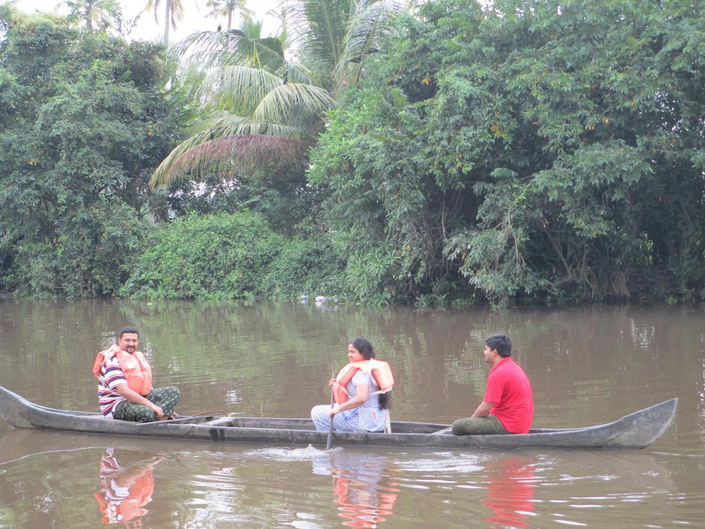 Homestay Backwater Breeze *