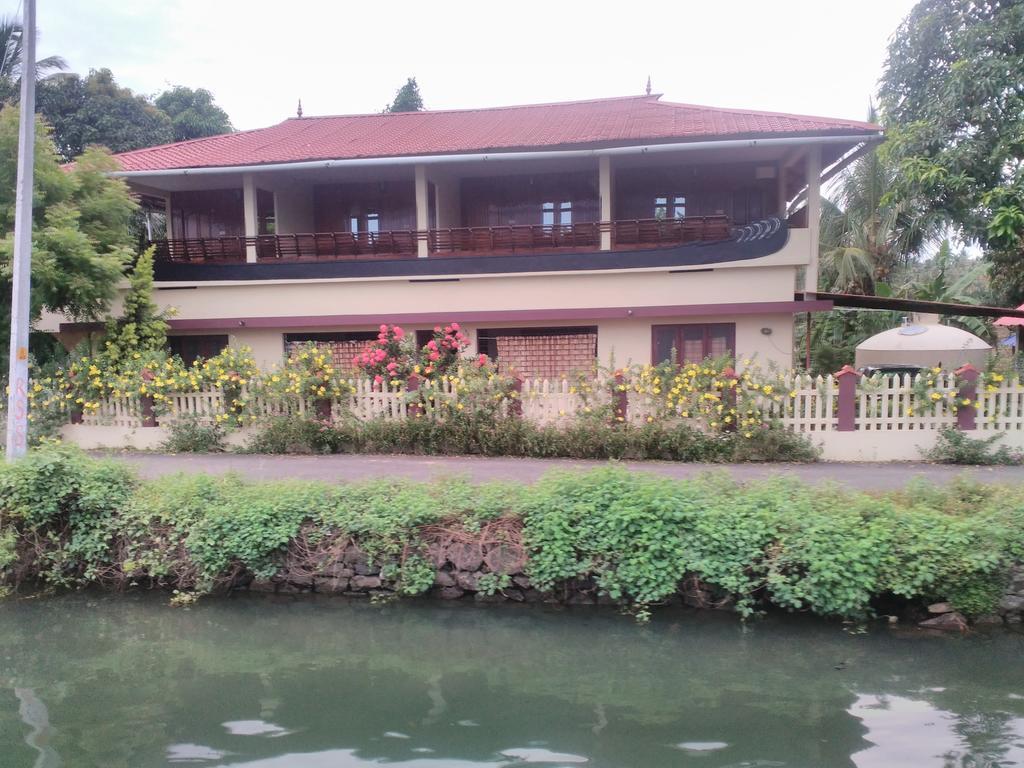 Homestay Backwater Breeze Kumarakom