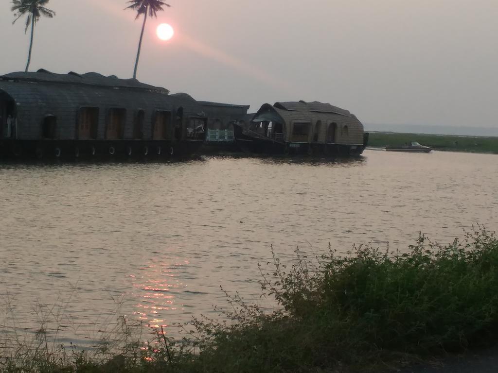Homestay Backwater Breeze